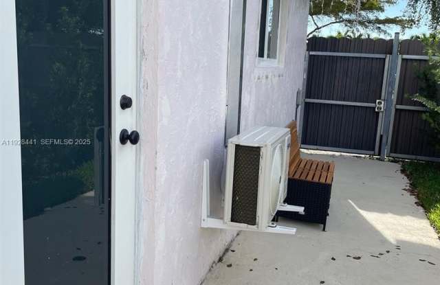 Photo of 14121 SW 82nd St