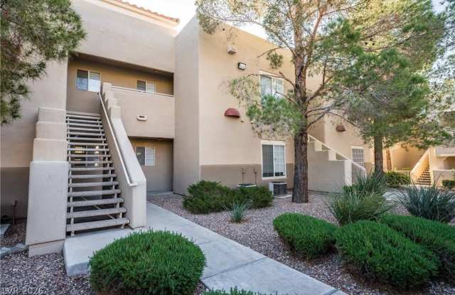 1908 VILLA PALMS Court