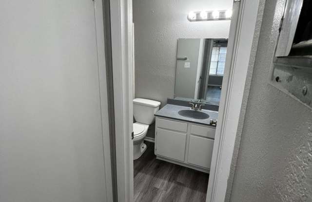 2713 North 30th Street - 2713-04
