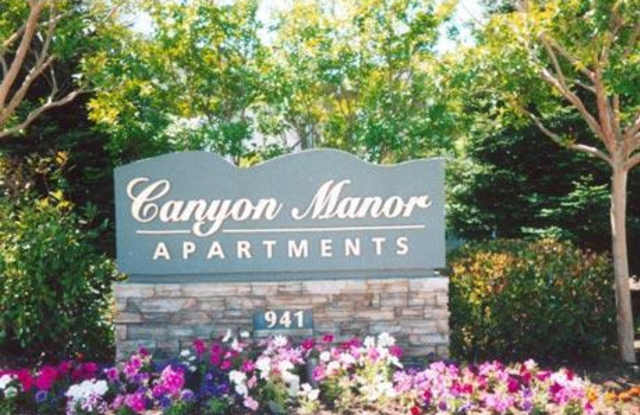 Canyon Manor