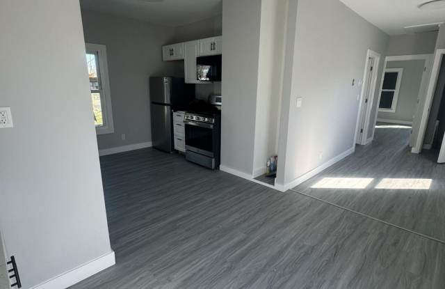 1235 Washington Avenue unit: 2