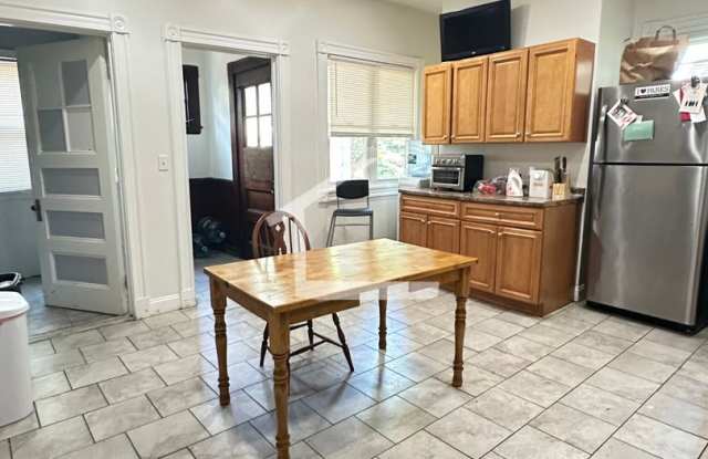 Photo of MASSIVE 10 BED IN BRIGHTON 3.5 BATH!!!!