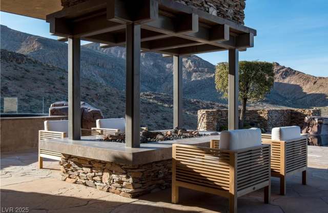 5 Promontory Pointe Lane