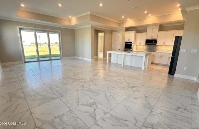 607 Clearwater Avenue