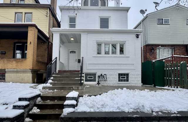 2413 Woodstock Avenue