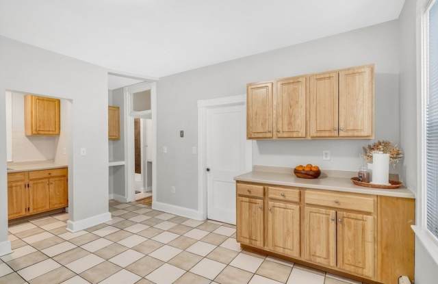 109 Harrishof St unit: 1