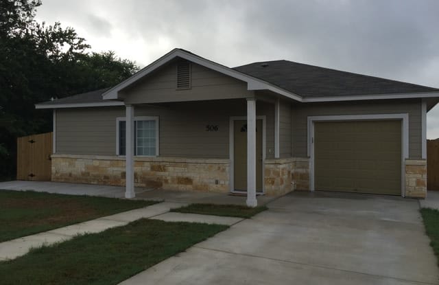 506 W 5th St - 506 W 5th St, Converse, TX 78109