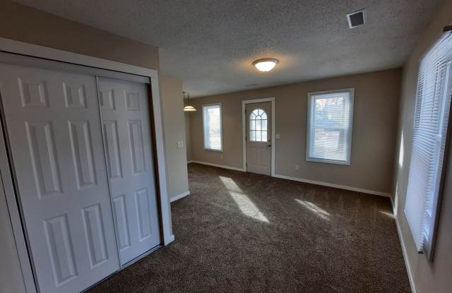Pet Friendly, no weight/breed restrictions! Detached Garage!