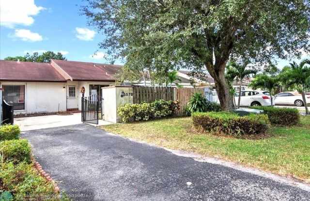 5578 Biscayne Dr - 5578 Biscayne Drive, Greenacres, FL 33463