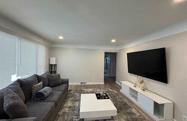 27091 CLAIRVIEW Drive