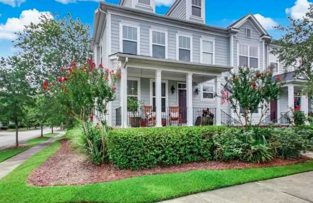 Comfort & Convenience: 3BR End-Unit Townhome in Pooler