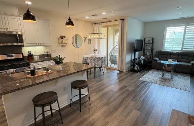 Beautifully Upgraded 2 Bedroom, 2-Bathroom Condo--Ontario