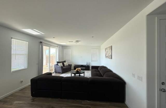 8259 E PETUNIA Avenue