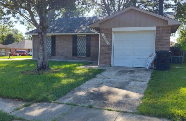 8619 Orleans Dr - 8619 Orleans Drive, Village St. George, LA 70810