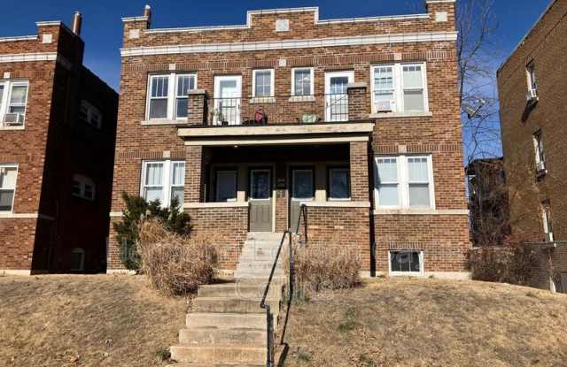 3753-3755 Dunnica Avenue