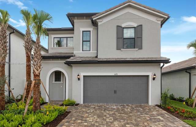 4470 Waterside Dr