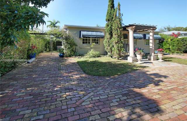 Photo of 3030 Southwest 57th Avenue