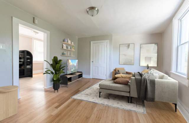 *AVAILABLE MAY 2026* Super Affordable  Renovated 3 Bedroom Town House in the South Side Slopes!