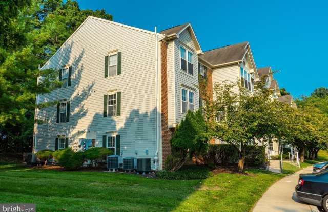 7906-201 VALLEY MANOR Road unit: 201 Unit E