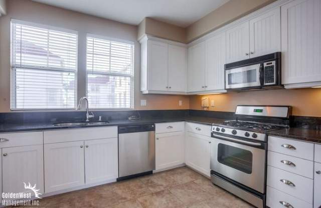 790 Harbor Cliff Way