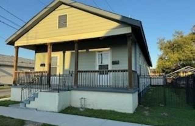 2537 PAINTERS Street