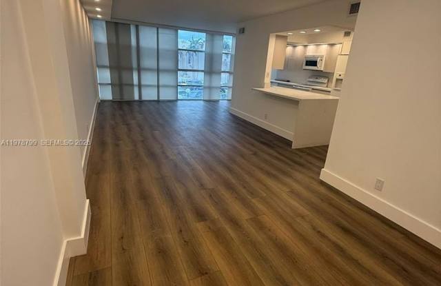 851 Three Islands Blvd