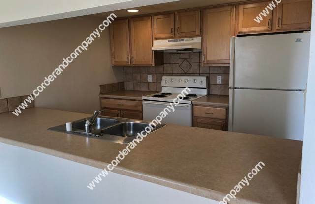 Beautiful Upstairs Condo, Spacious 2 Bedroom 1.5 Bathroom and 928 Sq Ft. In Nice Community, The Point Condominiums.