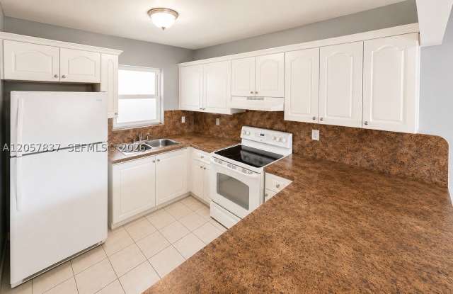2400 NW 16th St Rd