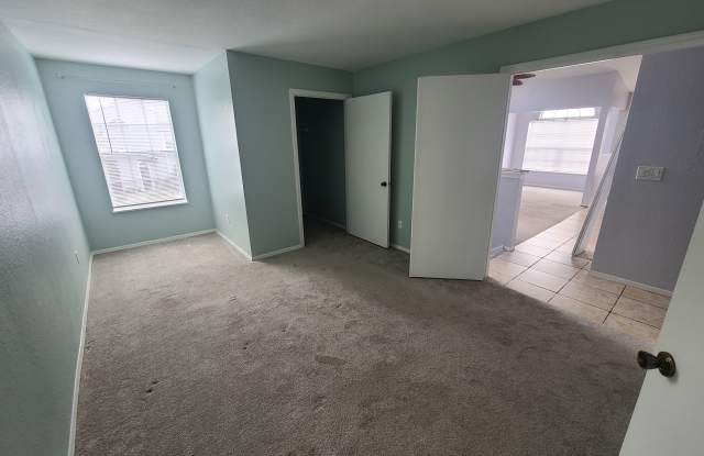 1612 Columbia Arms Circle