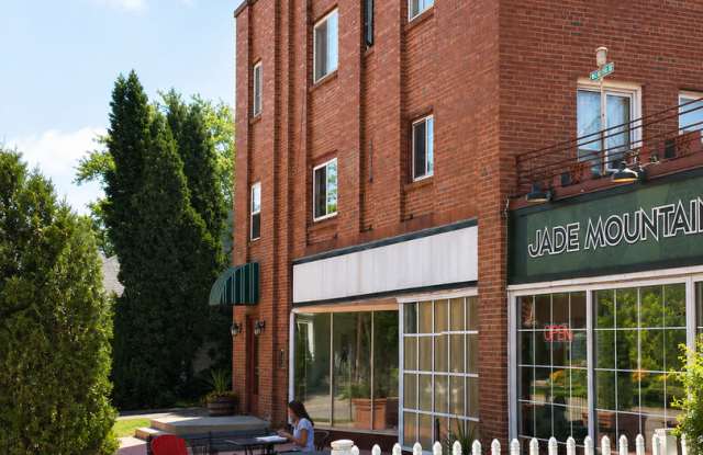 AVAILABLE SEPTEMBER 1ST EKEN PARK 2 BEDROOM | ONE MONTH FREE!!