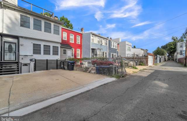 2411 N CAPITOL Street NE