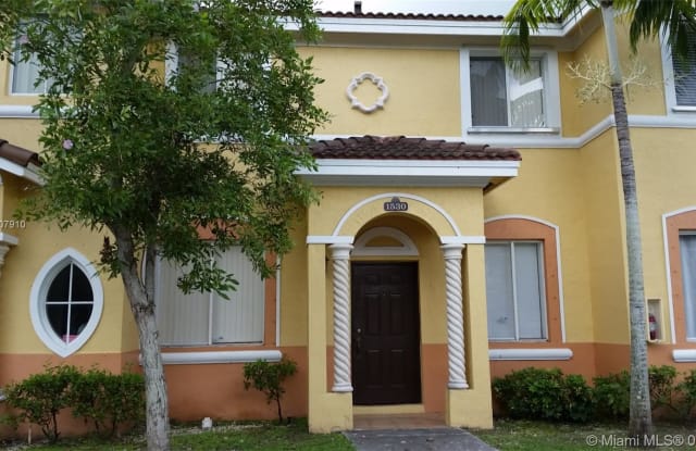 1530 SE 24th Ct - 1530 Southeast 24th Court, Homestead, FL 33035