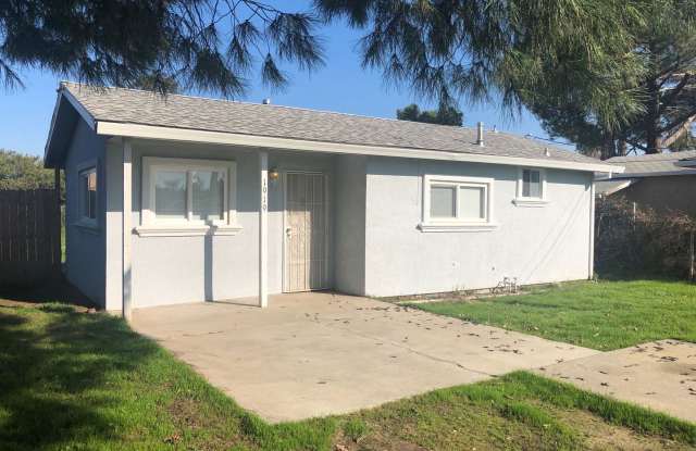 2 bed / 1.5 ba house - Olivehurst