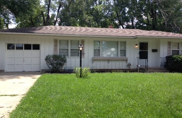 10607 E 79th St - 10607 East 79th Street, Raytown, MO 64138