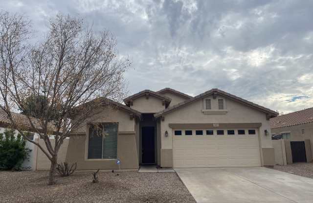 1397 E Arrowhead Trl