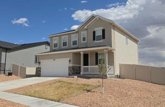 ALL PROSPECTIVE TENANTS MUST SUBMIT A $58 NON-REFUNDABLE APPLICATION FEE PER APPLICANT ONLINE AND BE PRE-QUALIFIED PRIOR TO ANY SHOWINGS