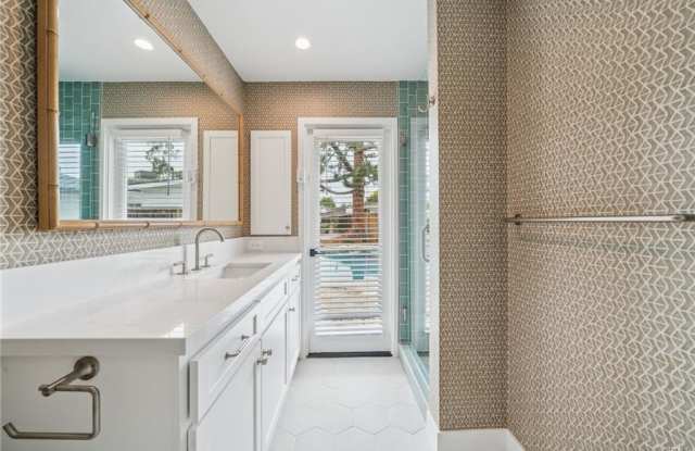 1700 Candlestick Lane