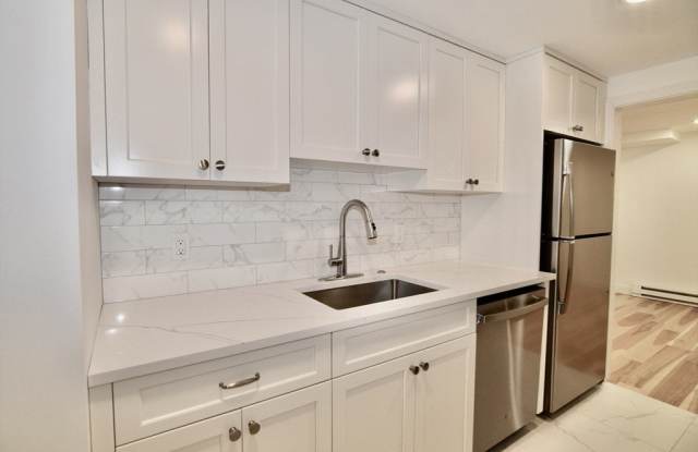 Photo of 72 Longwood Ave