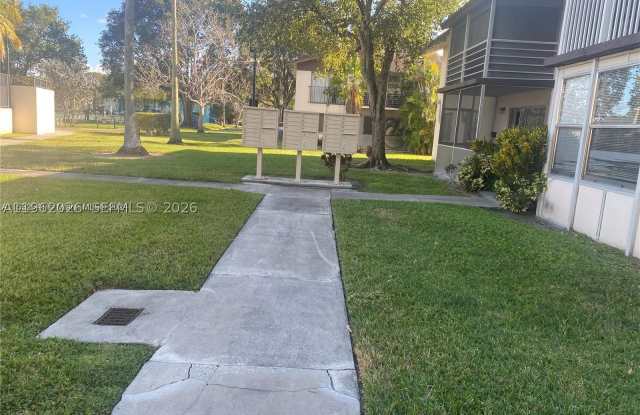 335 W Laurel Dr