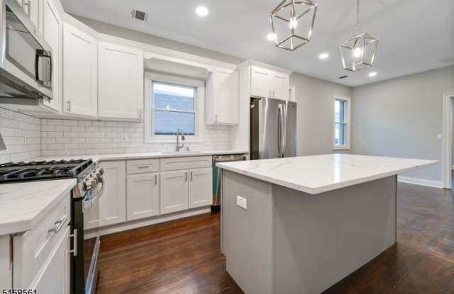 31 Carmer Ave Unit 4