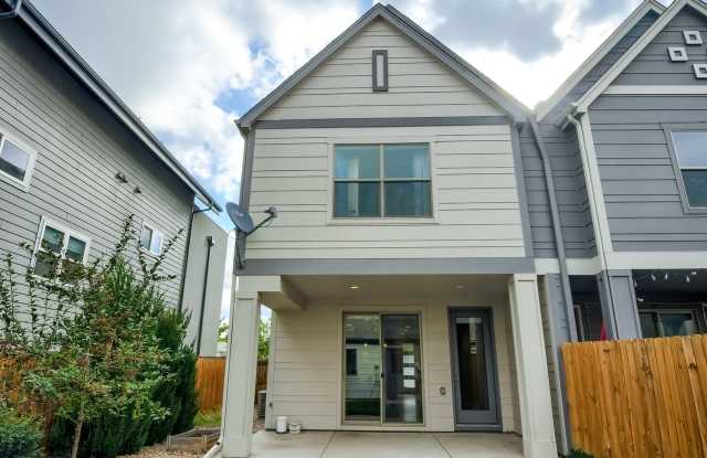 Photo of 3 Bedroom townhome in Denver