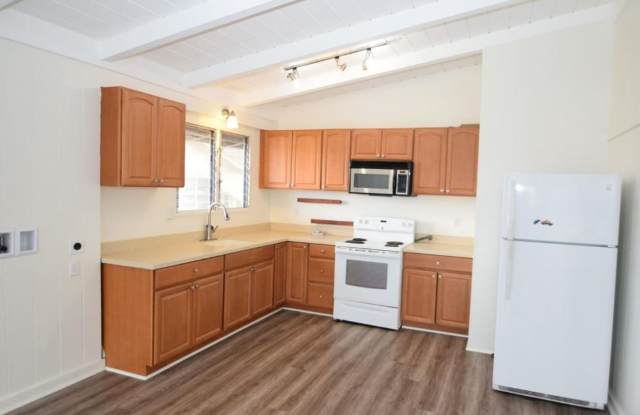 3-Bedroom Home(upstairs) in Kuliouou Valley – Convenient Hawaii Kai Location