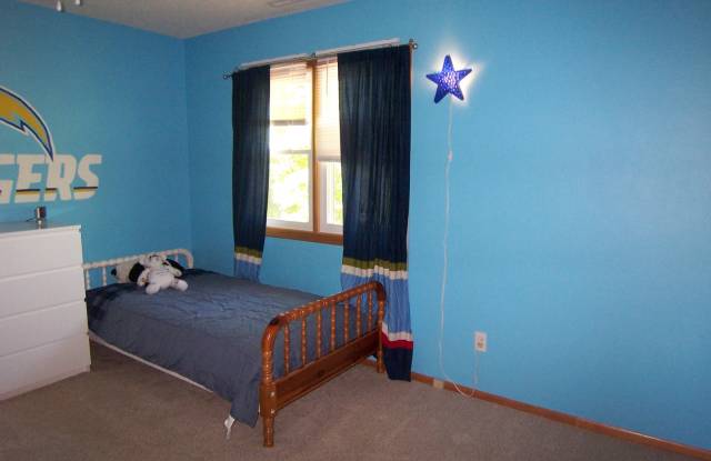 Available March 15! Beautiful 3 Bedroom Home in the Gilbert School District