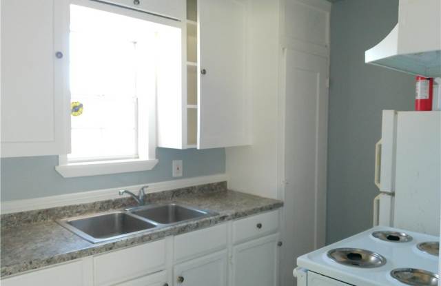 801 S Alameda Street unit: C