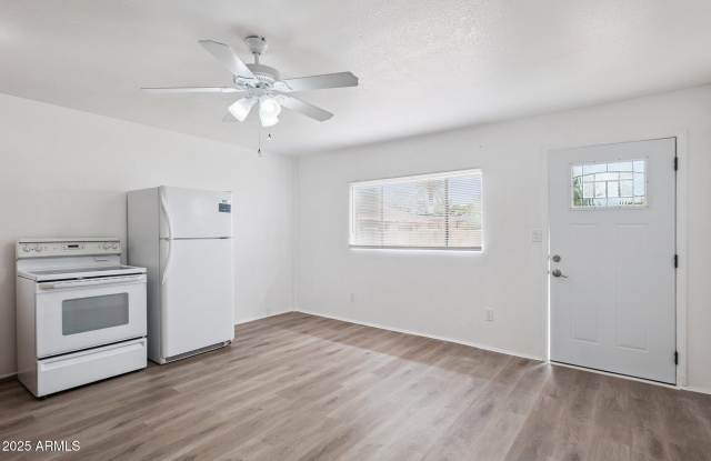 2525 E WILLETTA Street