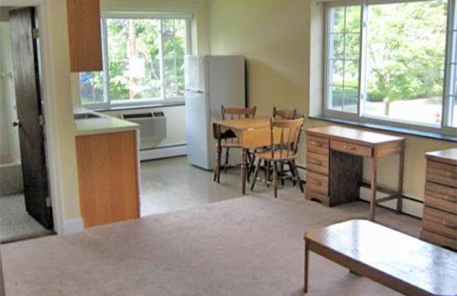 8 Brattle Dr.