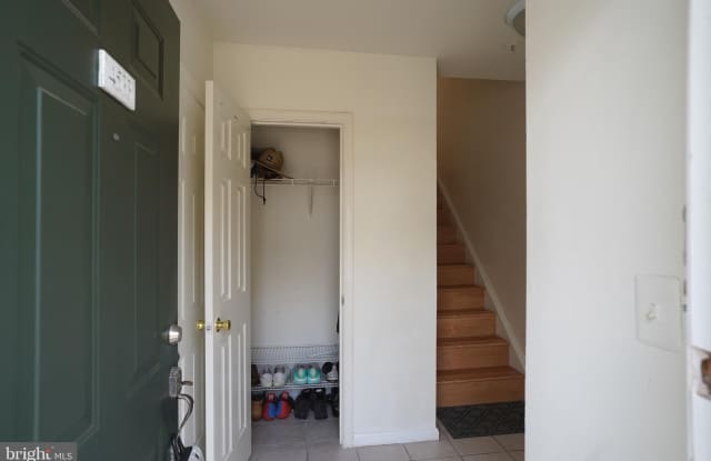 4533 SUPERIOR Square