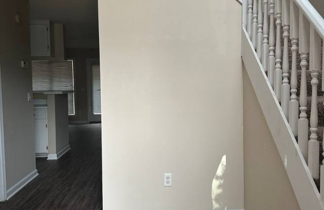 Dunwoody Subdivision - End Unit! EXTRA PARKING!