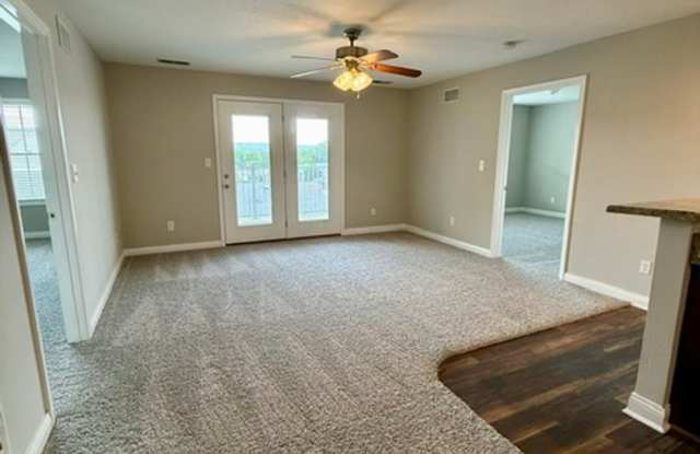 272 Audley Ave. C24