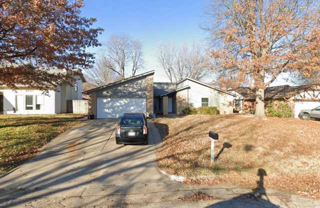 Large 3 Bed | 2 Bath | 81st & Memorial